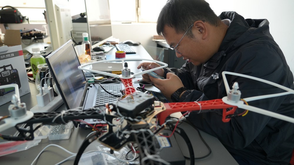 新疆無人機(jī)駕照好考嗎？保華潤天03考點(diǎn)名師一對(duì)一